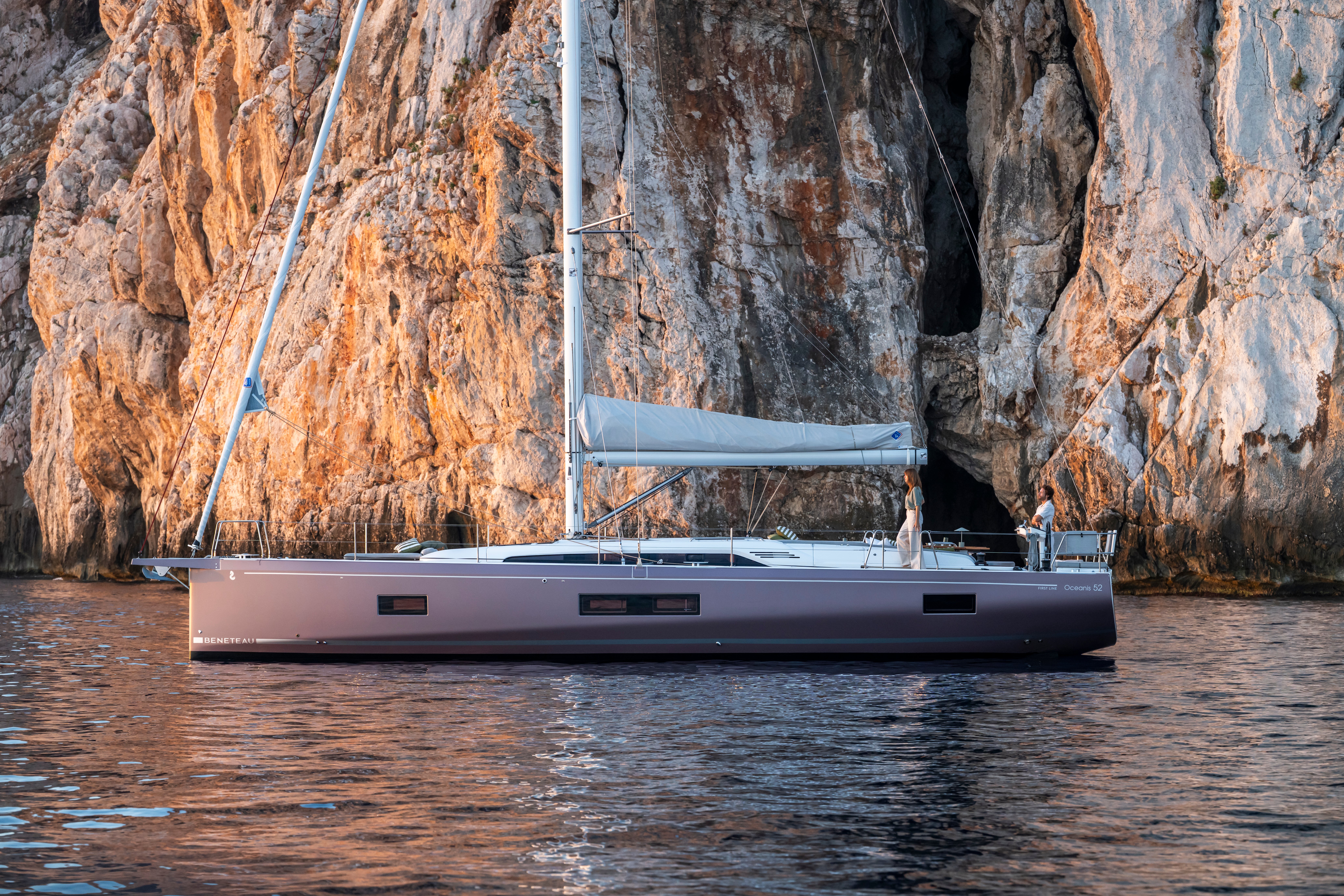 OCEANIS 52_IMAGE_EXTERIOR_SARDINIA